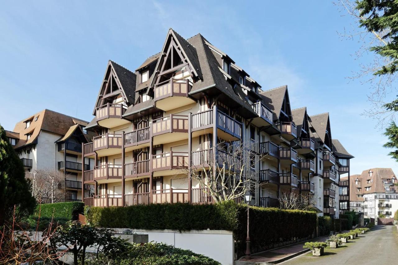 Charmant 3 pièces avec jardin à 5mn de la plage Deauville Exterior foto